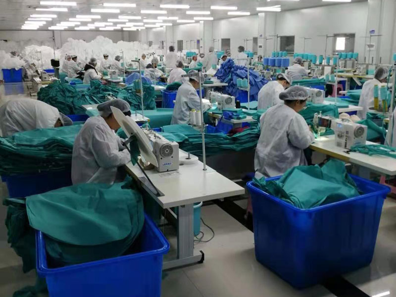 醫(yī)護(hù)防護(hù)用品生產(chǎn)現(xiàn)場(chǎng)