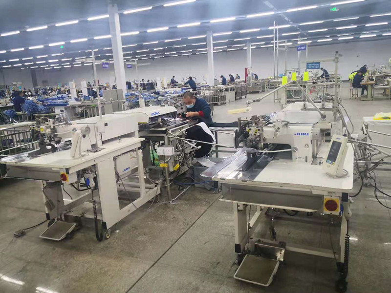 褲子生產(chǎn)現(xiàn)場