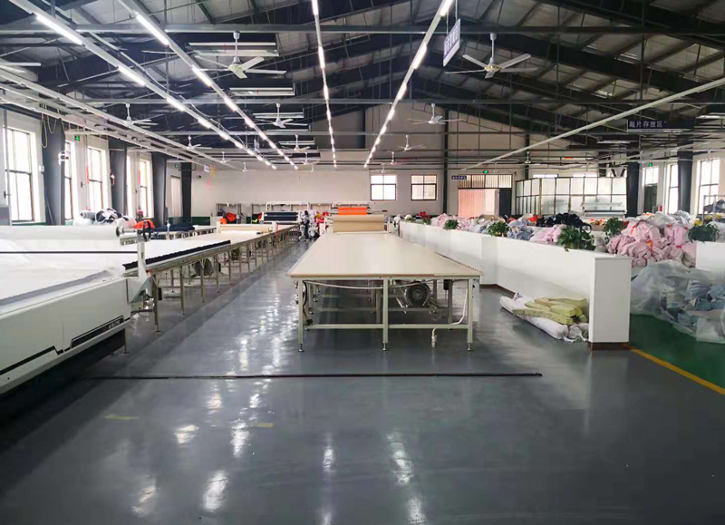 職業(yè)防護服生產現(xiàn)場